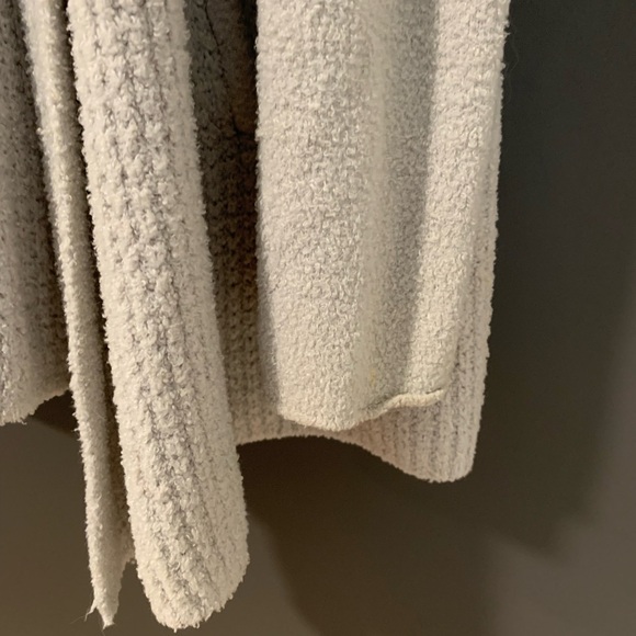 Barefoot Dreams cardigan, M - Picture 3 of 5